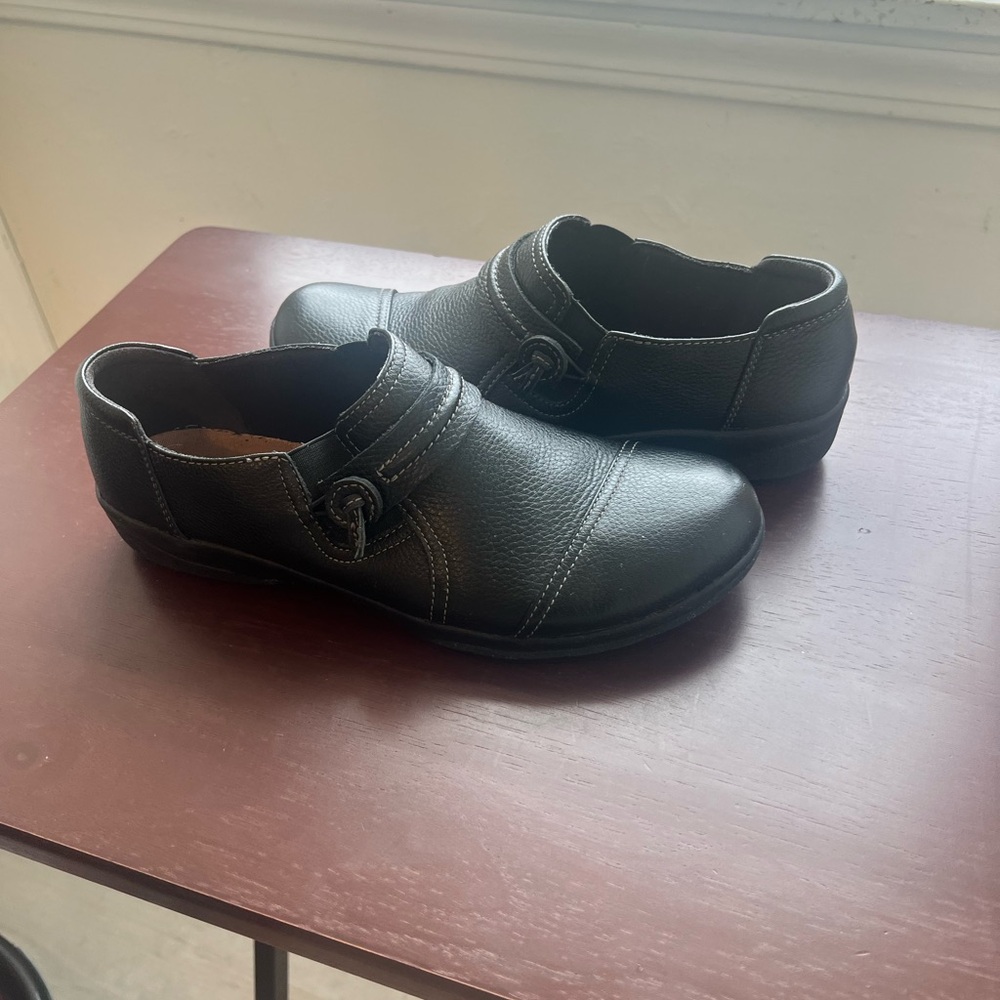 Clarks Cheyn Madi Leather Slip On Shoes Black Pebbled Casual Comfort Size 8M